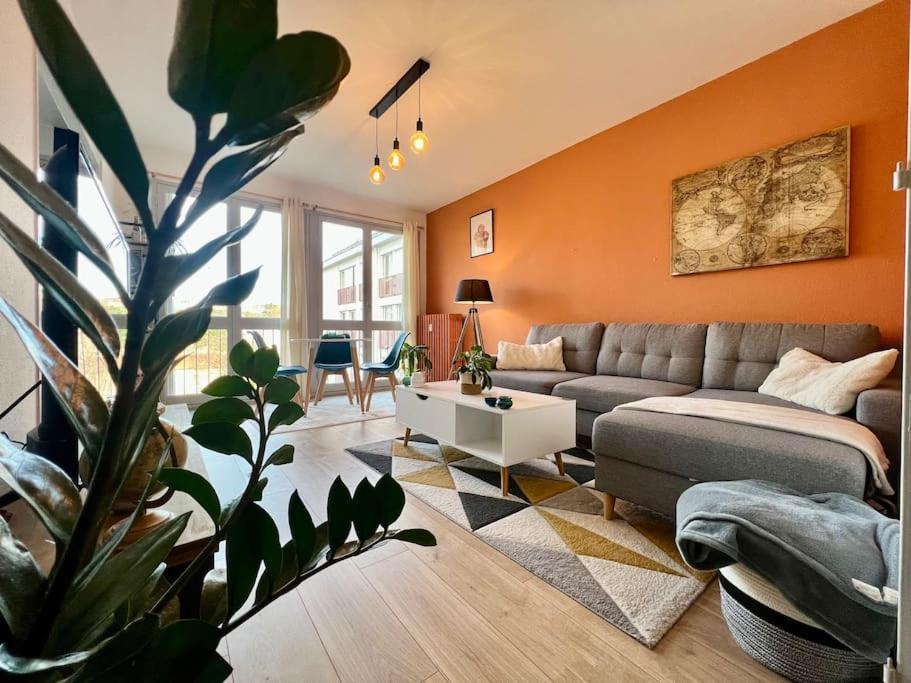 Апартаменты Le P'Tit Anatole - Joli T2 Avec Parking Пуатье Экстерьер фото